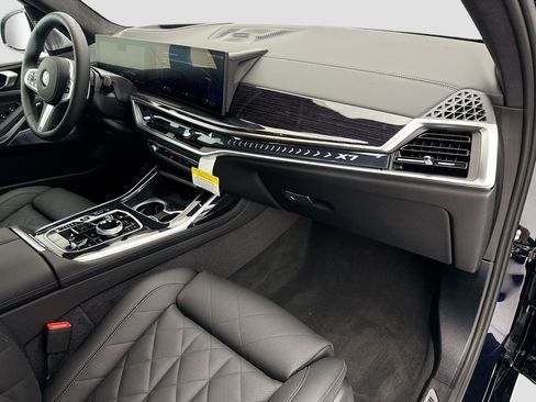New 2026 BMW X7 xDrive40i AWD/4WD image 16