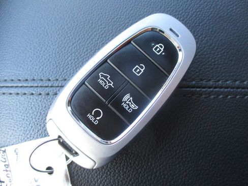 Used 2023 Hyundai Santa Cruz SEL Premium AWD/4WD image 39