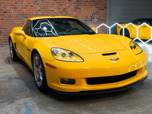 Used 2013 Chevrolet Corvette Grand Sport w/ 3LT Preferred Equipment Group RWD image 4