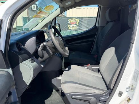 Used 2021 Nissan NV200 S FWD image 23