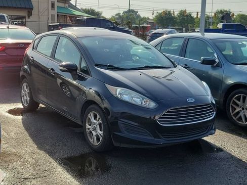 Used 2016 Ford Fiesta SE w/ Cold Weather Package FWD image 2