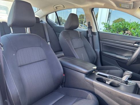 Used 2025 Nissan Altima 2.5 SV FWD image 36