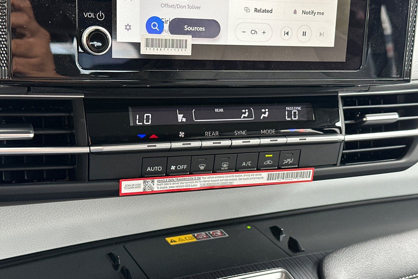 New 2026 Toyota Sienna LE FWD image 24