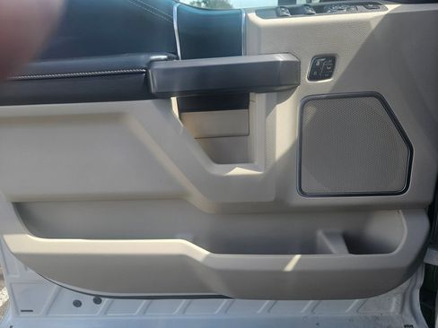 Used 2020 Ford F350 Limited image 9