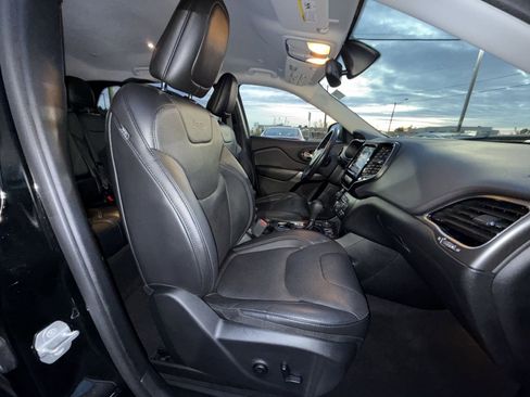 Used 2020 Jeep Cherokee Limited image 25