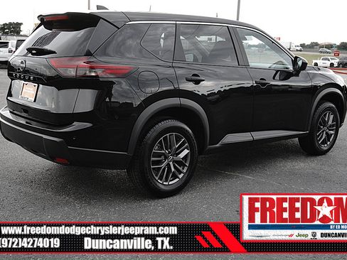 Used 2024 Nissan Rogue S FWD image 5