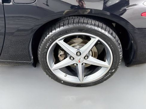 Used 2011 Chevrolet Corvette Coupe w/ 1LT RWD image 33