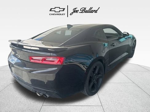 Used 2018 Chevrolet Camaro SS RWD image 5