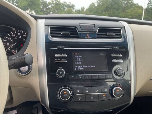 Used 2015 Nissan Altima 2.5 S w/ Sport Value Package FWD image 16