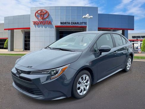 Used 2023 Toyota Corolla LE FWD image 4