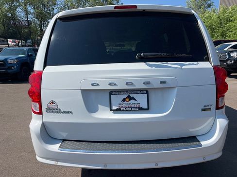 Used 2016 Dodge Grand Caravan SXT w/ Rear Park Assist Package FWD image 6