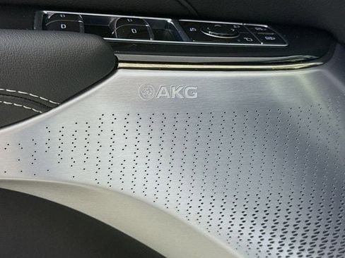 Used 2024 Cadillac Lyriq Luxury image 22