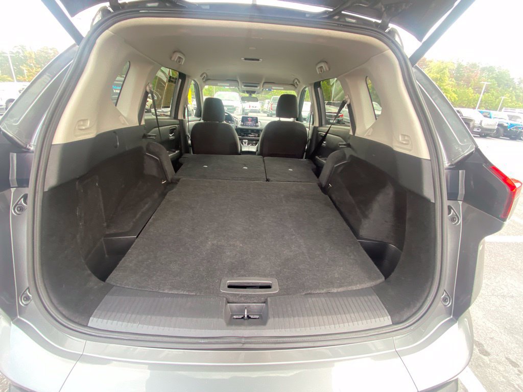 Used 2024 Nissan Rogue SV FWD image 27