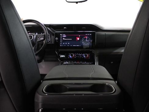 Used 2024 GMC Sierra 1500 AT4 w/ Technology Package image 32