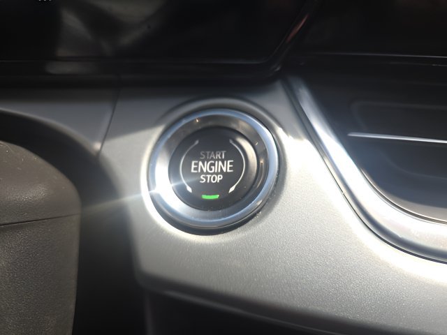 Used 2025 Chevrolet Trax LT w/ LT Convenience Package FWD image 17