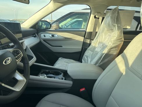 New 2026 Ford Explorer Active w/ Active Comfort Package image 28
