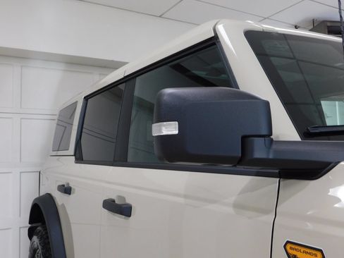 Used 2025 Ford Bronco Badlands AWD/4WD image 11