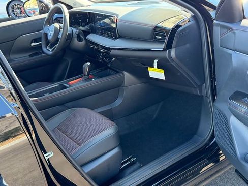 New 2026 Nissan Kicks SR w/ Cold Weather Package FWD image 25