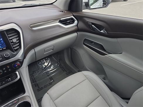 Certified 2023 GMC Acadia SLT image 15