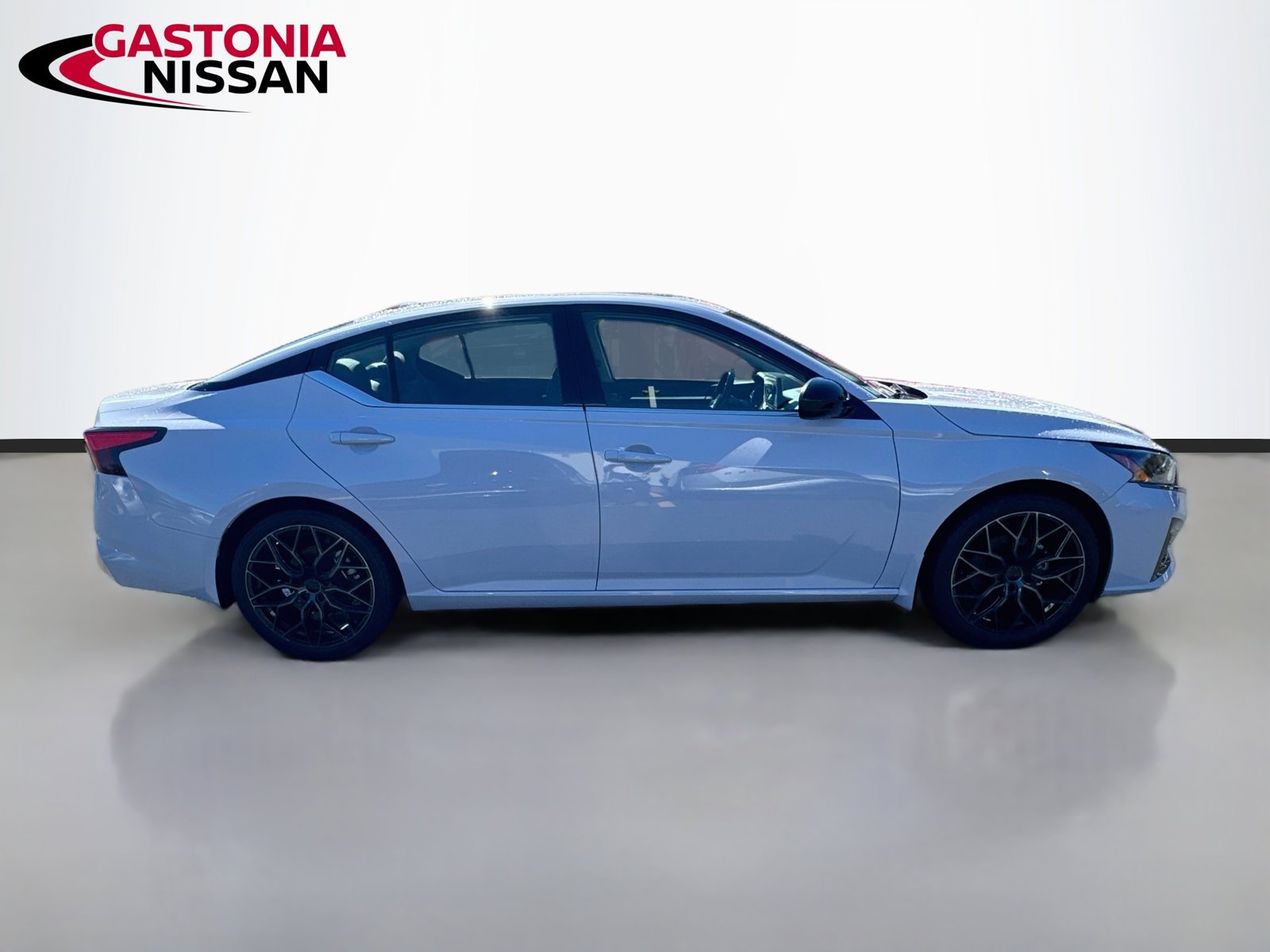 Used 2024 Nissan Altima 2.5 SR w/ SR Premium Package FWD image 10