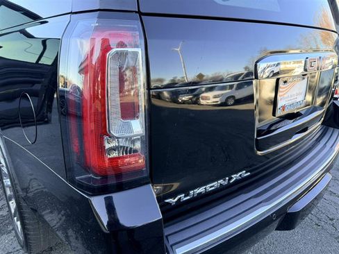 Used 2016 GMC Yukon XL Denali w/ Open Road Package AWD/4WD image 11