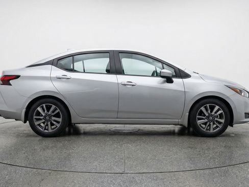 Used 2025 Nissan Versa SV image 11