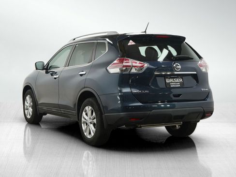 Used 2016 Nissan Rogue SV w/ SV Premium Package AWD/4WD image 3
