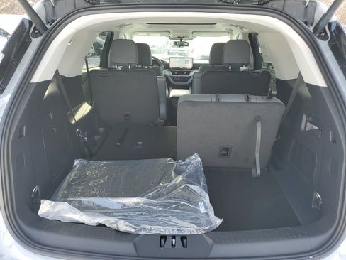 New 2026 Ford Explorer Active w/ Active Comfort Package image 32