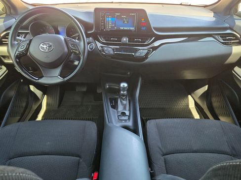 Used 2018 Toyota C-HR XLE FWD image 17