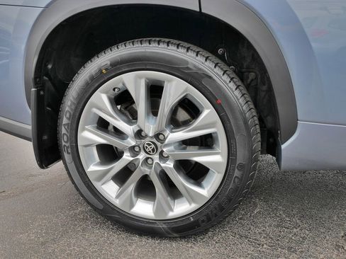 Used 2021 Toyota Highlander Limited AWD/4WD image 9
