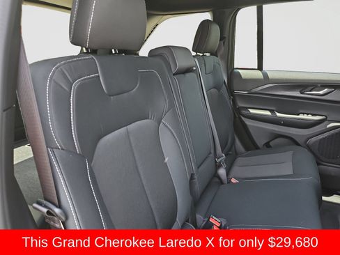 Used 2025 Jeep Grand Cherokee Laredo X w/ Luxury Tech Group I RWD image 45