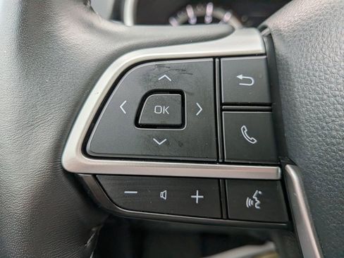 Used 2024 Toyota Highlander XSE image 14