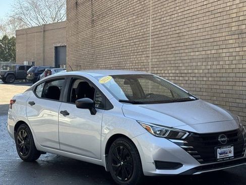 Used 2023 Nissan Versa S w/ Trunk Package image 2