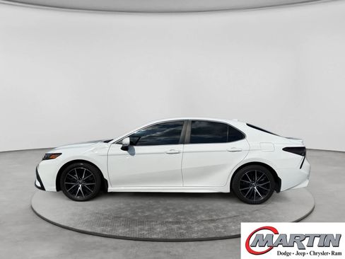 Used 2022 Toyota Camry SE AWD/4WD image 8