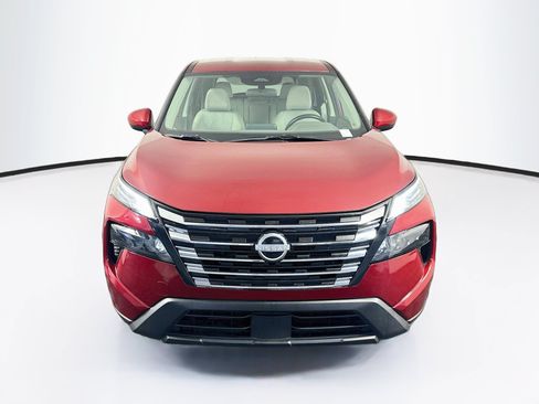 Used 2025 Nissan Rogue SV AWD/4WD image 2