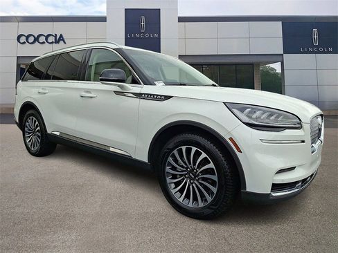 Certified 2023 Lincoln Aviator AWD w/ Premium Package image 3