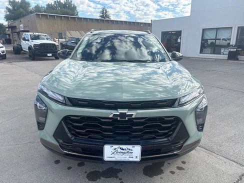 Used 2025 Chevrolet Trax ACTIV w/ Driver Confidence Package FWD image 2
