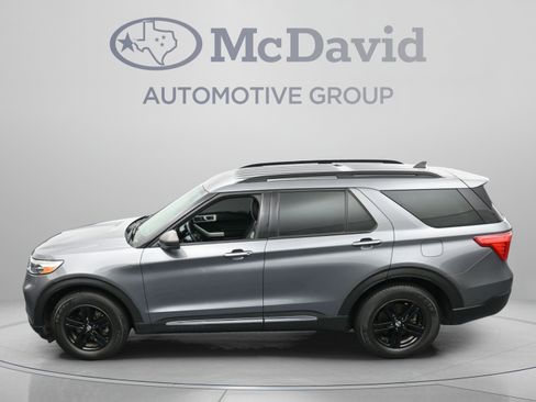 Used 2021 Ford Explorer XLT RWD image 35