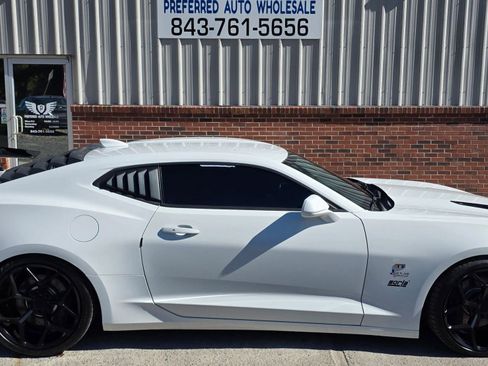 Used 2016 Chevrolet Camaro SS image 4