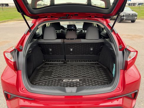 Used 2020 Toyota C-HR LE image 25