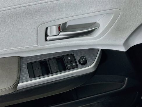 Used 2025 Toyota Sienna XLE w/ XLE Plus Package AWD/4WD image 17