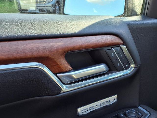 Used 2022 GMC Sierra 1500 Denali AWD/4WD image 16