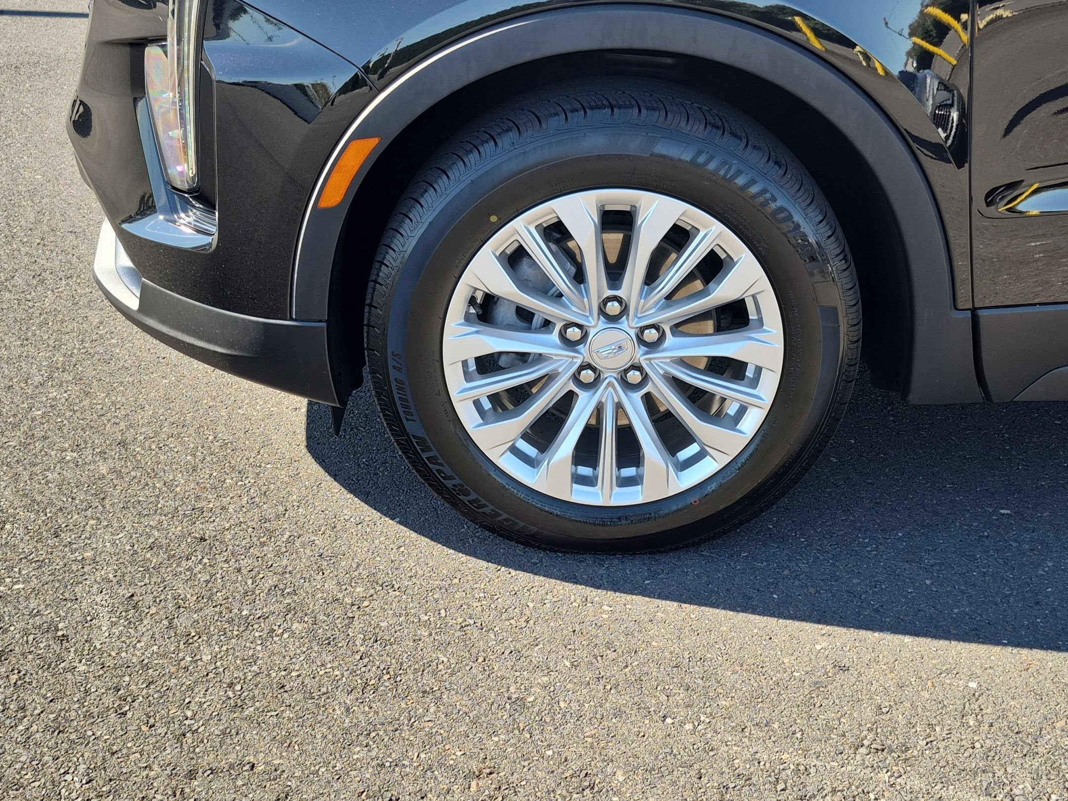 Certified 2024 Cadillac XT4 Luxury w/ Cold Weather Package FWD image 33
