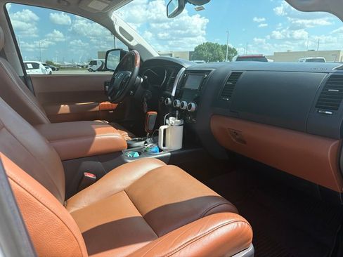 Used 2019 Toyota Sequoia Platinum AWD/4WD image 10