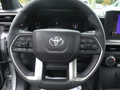 Certified 2026 Toyota 4Runner SR5 AWD/4WD image 12