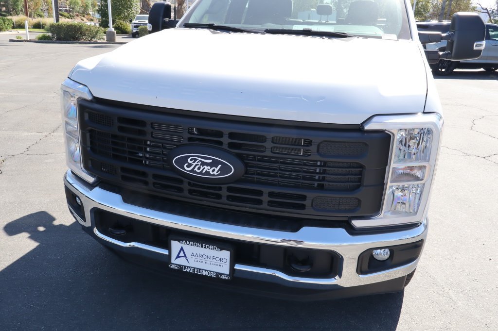 New 2027 Ford F350 XL w/ XL Chrome Package RWD image 9