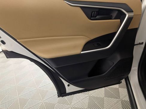 Used 2019 Toyota RAV4 LE image 23