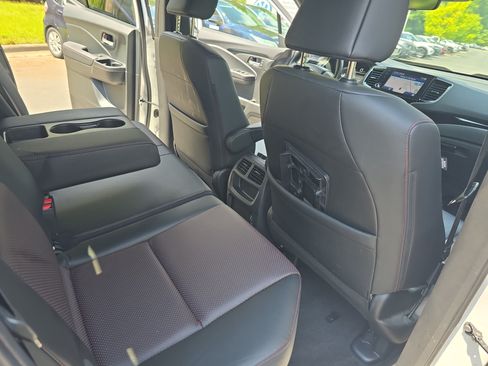 Used 2023 Honda Ridgeline Black Edition image 11