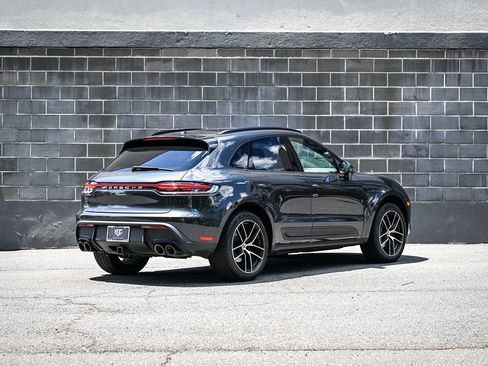 Used 2023 Porsche Macan AWD/4WD image 3