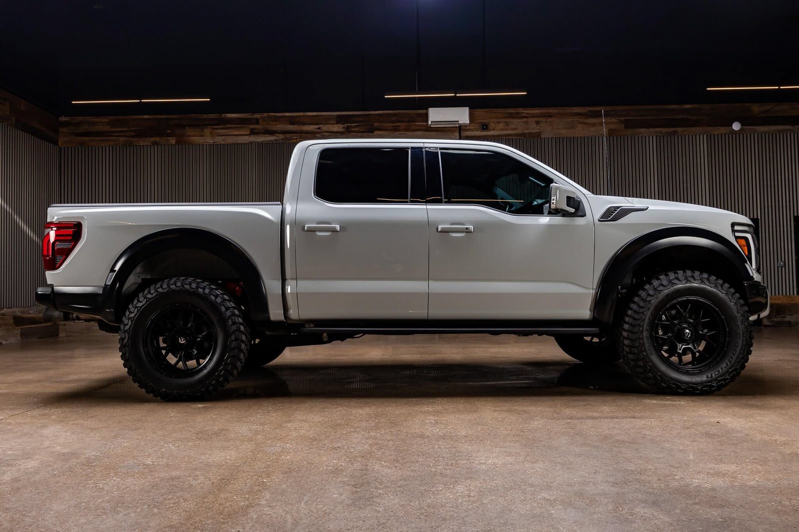 Used 2024 Ford F150 Raptor AWD/4WD image 10